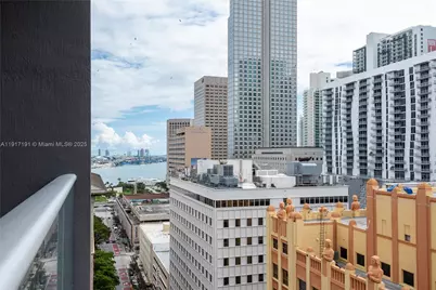 151 SE 1st St #1709, Miami, FL 33131 - Photo 8