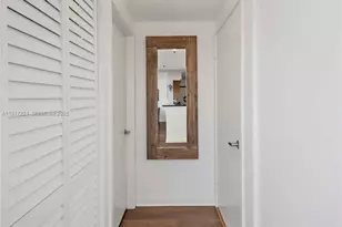 325 S Biscayne Blvd, Miami, FL 33131 - Photo 12