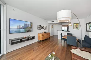 325 S Biscayne Blvd, Miami, FL 33131 - Photo 10