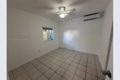 340 SW 18th Rd #Rear, Miami, FL 33129 - Photo 4