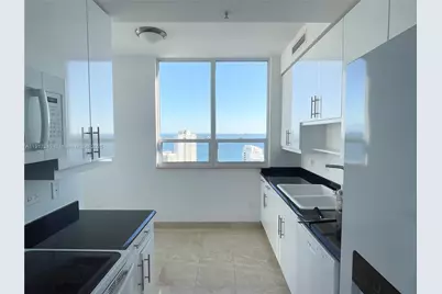 801 Brickell Key Blvd #3211, Miami, FL 33131 - Photo 8
