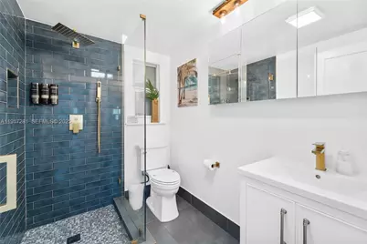 1464 NE 24th St, Wilton Manors, FL 33305 - Photo 14