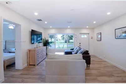 236 NE 1st St, Dania Beach, FL 33004 - Photo 16