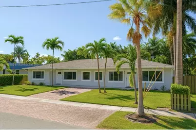 236 NE 1st St, Dania Beach, FL 33004 - Photo 2