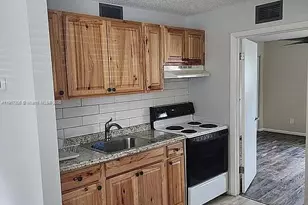 333 SE Martin Ave, Stuart, FL 34996 - Photo 2