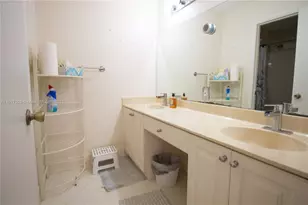 1562 NW 157th Ave, Pembroke Pines, FL 33028 - Photo 24