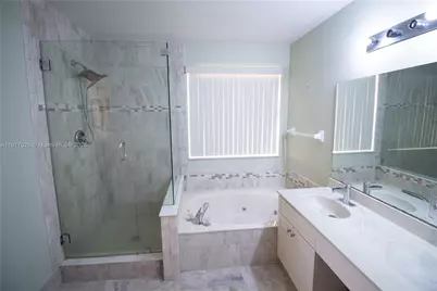 1562 NW 157th Ave, Pembroke Pines, FL 33028 - Photo 20