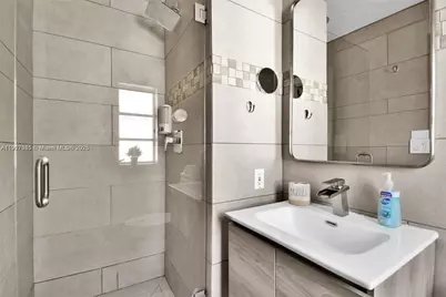 1018 Jefferson Ave, Miami Beach, FL 33139 - Photo 46