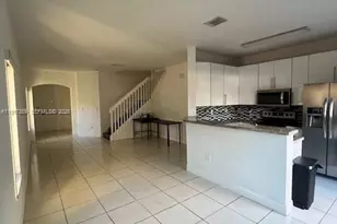 8305 NW 108th Ave, Doral, FL 33178 - Photo 6