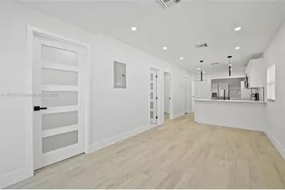 1844 NW 67th St, Miami, FL 33147 - Photo 10