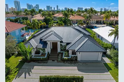 900 Washington St, Hollywood, FL 33019 - Photo 1