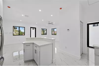 2250 NW 7th Ct, Fort Lauderdale, FL 33311 - Photo 10