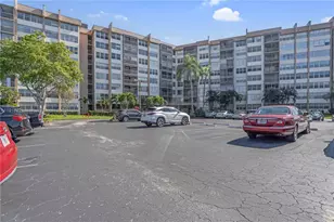 1200 St Charles Pl, Pembroke Pines, FL 33026 - Photo 26