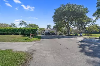 1200 Saint Charles Pl #716, Pembroke Pines, FL 33026 - Photo 28