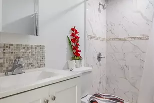 8390 NW 103rd St, Hialeah Gardens, FL 33016 - Photo 20