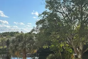 8225 Sunrise Lakes Blvd, Sunrise, FL 33322 - Photo 18