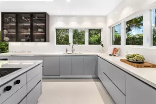 7150 W Lago Dr, Coral Gables, FL 33143 - Photo 12