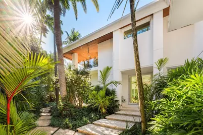 7150 W Lago Dr, Coral Gables, FL 33143 - Photo 2