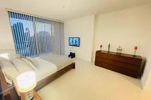 1750 N Bayshore Dr, Miami, FL 33132 - Photo 20