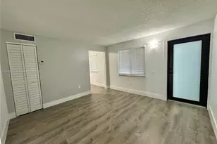 529 SW 4th St, Miami, FL 33130 - Photo 1