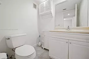 1017 NW 124th Ave, Pembroke Pines, FL 33026 - Photo 30