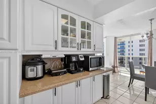 2401 Collins Ave, Miami Beach, FL 33140 - Photo 18