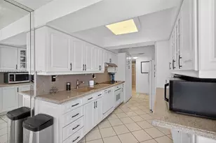 2401 Collins Ave, Miami Beach, FL 33140 - Photo 14