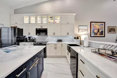 648 W Palm Aire Dr, Pompano Beach, FL 33069 - Photo 10