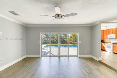 6510 NW 21st St, Sunrise, FL 33313 - Photo 10