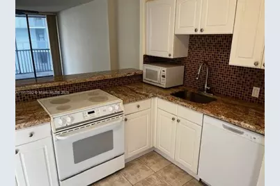 3475 N Country Club Dr #514, Aventura, FL 33180 - Photo 12