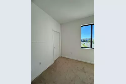 613 NE 208th Ter #613, Miami, FL 33179 - Photo 8