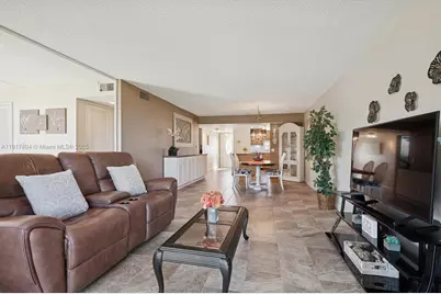 700 S Hollybrook Dr #201, Pembroke Pines, FL 33025 - Photo 8