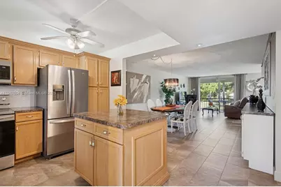 700 S Hollybrook Dr #201, Pembroke Pines, FL 33025 - Photo 1