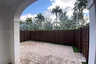 8740 NW 97th Ave, Doral, FL 33178 - Photo 6