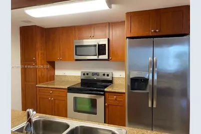 36 NW 6th Ave #808, Miami, FL 33128 - Photo 4