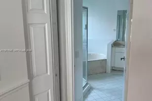 11313 NW 65th St, Doral, FL 33178 - Photo 16