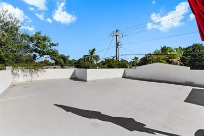 305 NW 58th St, Miami, FL 33127 - Photo 10