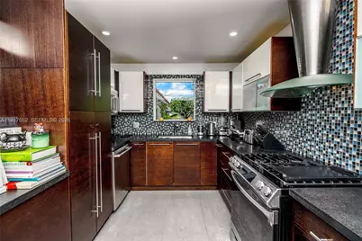 1360 SW 16th St, Miami, FL 33145 - Photo 14