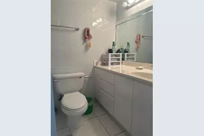 724 NE 4th St, Hallandale Beach, FL 33009 - Photo 18