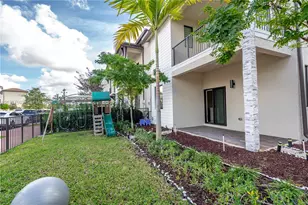 8364 NW 43rd St, Doral, FL 33166 - Photo 12