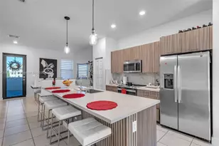 7915 NW 104th Ave, Doral, FL 33178 - Photo 14