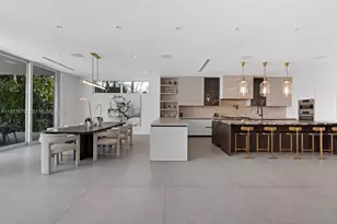 1379 N Venetian Way, Miami, FL 33139 - Photo 22