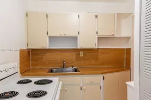 990 E 2nd St, Hialeah, FL 33010 - Photo 32