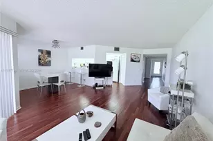 1300 SW 125th Ave, Pembroke Pines, FL 33027 - Photo 4