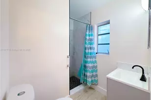 1021 SW 3rd St, Miami, FL 33130 - Photo 8