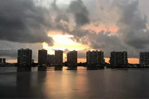 17878 N Bay Rd, Sunny Isles Beach, FL 33160 - Photo 8