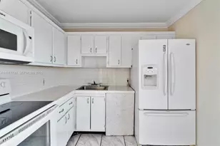 3101 N Country Club Dr, Aventura, FL 33180 - Photo 10