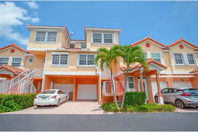 1998 NE 7th St #104, Deerfield Beach, FL 33441 - Photo 4