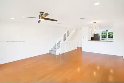 1998 NE 7th St #104, Deerfield Beach, FL 33441 - Photo 8