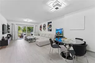 4400 Hillcrest Dr, Hollywood, FL 33021 - Photo 1